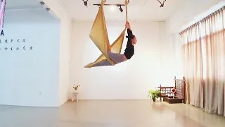 Aerial yoga aerial dance 空中瑜伽 空瑜舞韵 展布篇 的 燕子尾巴