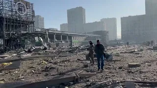 Russian  Iskander strike on Kiev shopping mall