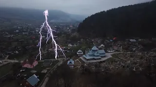 Мольфарка отримала дар після удару блискавки, рукою Анна випалює ОНКО, віщі сни про Україну!