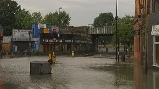 Water main bursts flooding homes in Herne Hill in south London