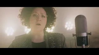 Frau Locke - Ich weine leise (Offizielles Musikvideo)