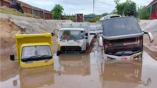 BUS NPM NEKAT TROBOS BANJIR - DUMP TRUCK, TRUK CANTER - MINIATUR BUS