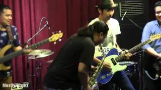 Sandhy Sondoro ft. Ridho Slank - Come Together @ Mostly Jazz 28/05/14 [HD]