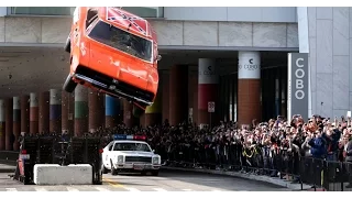 General Lee Dukes of Hazard jump at Detroit Autorama