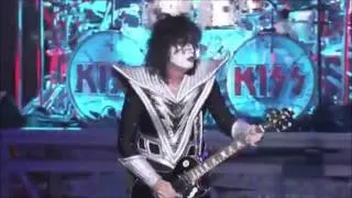 KISS - Shock Me/Outta This World + Tommy & Eric Jam [Tokyo 2013]