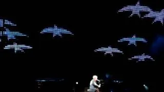 Elton John (Skyline Pigeon) - Rio 2009
