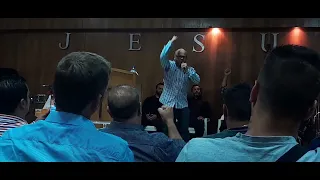 Pastor Duda pregando na Campanha Zona Minho