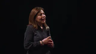 Réécrire l'histoire de l'islam | Hela Ouardi | TEDxCarthage