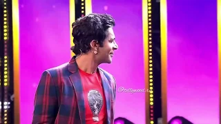 Sunil Grover as SRK with Deepika Padukone