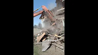 Demolition!! Excavator Vs House