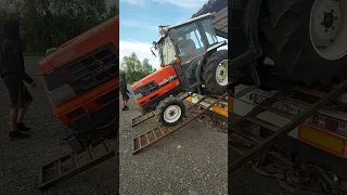 Японський трактор Kubota з кабіною купити в Мукачево