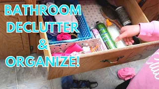 Bathroom Declutter & Organize with me - Day 18 Spring Declutter Challenge