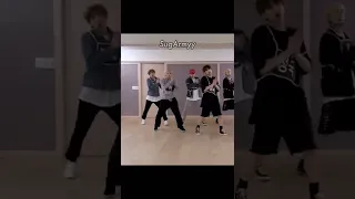 taehyung adjusting mic mid choreo