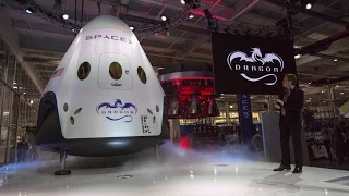 SpaceX отправит космических туристов к Луне в 2018 году