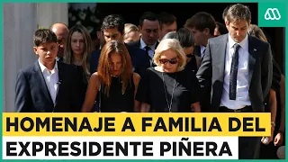 Familia de expresidente Piñera recibe Bandera como homenaje | Ceremonia completa