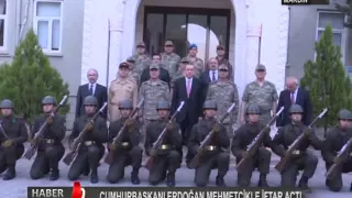 CUMHURBAŞKANI ERDOĞAN MEHMETÇİKLE İFTAR AÇTI