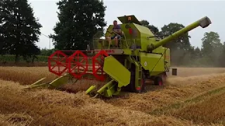 Weizendreschen mit Claas Mercator 50, Claas Axos 310, Brantner Z8045Economy| Flächenbrand verhindert