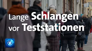 Lange Schlangen vor Corona-Teststationen