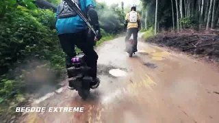 I rode Extreme on the muddy mountain road in the rain