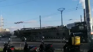 Military convoy in Odessa. Daewoo Lanos,МАЗ 537 and КРАЗ-250