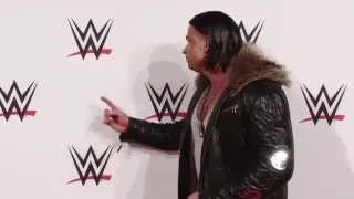 Tim Wiese steigt in den Ring | Ex-Bundesliga-Torhüter lässt sich feiern | WWE | Wrestling