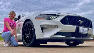 COLLEGE GIRL REVIEWS 2019 FORD MUSTANG GT