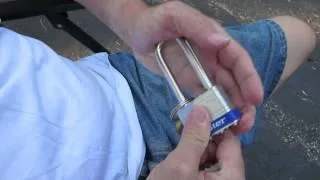 Master Lock No  5 Picked Open with Eletric Pick