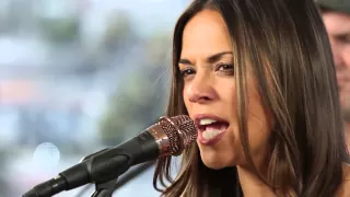 Live On Sunset - Jana Kramer "Why Ya Wanna" Acoustic Performance