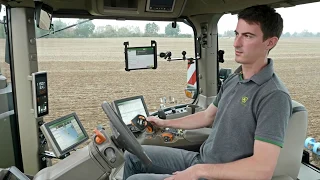 Nové traktory John Deere 7R, 8R - komfort, který nebude chtít opustit.