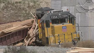 Union Pacific Train Derailed, 13 Cars Plus 3 Engines Off the Tracks
