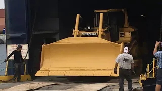 loading large equipment onto a RORO vessel