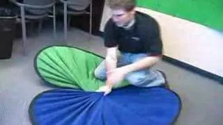 How to Fold up a greenscreen