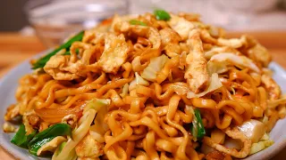Delicious fried noodles once you know this recipe :: Delicious and chewy, addicted!