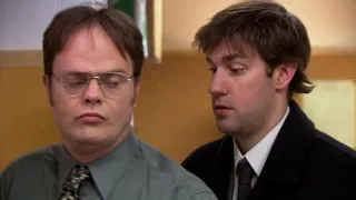 Dwight pensa que Jim é um vampiro