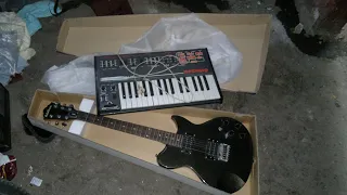 I found a synthesizer and an electric guitar!! Overview of finds from garbage dumps