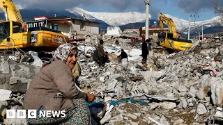 Aftershock felt in Turkey as rescue missions continue - BBC News