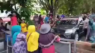 EMAK-EMAK JANGAN DILAWAN