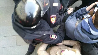 Задержания 26.03.17. Мужик с УТОЧКОЙ. Митинг в Москве на Тверской улице. НАВАЛЬНЫЙ. ОН ВАМ НЕ ДИМОН!