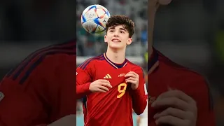 pemain bola asal spanyol 🇪🇸 ini membuat putri leonor jatuh cinta padanya #leonor#gavi