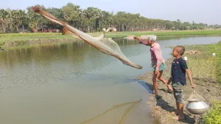 Best Fishing video 2023| Traditional Boy Catching Big Fish With Plastic Bottle Fish Hook by River 22