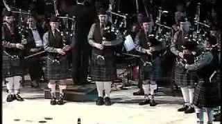 Duncan McCall Pipe Band / Little Drummer Boy