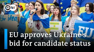 EU leaders grant Ukraine and Moldova candidate status | DW News