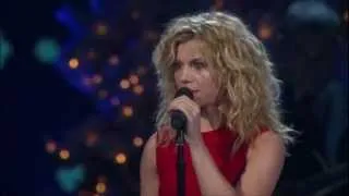 The Band Perry "Santa Claus Is Coming to Town" CMA Country Christmas Performance on ABC