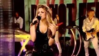 Shakira - She Wolf (Live at MTV Studio Performance)