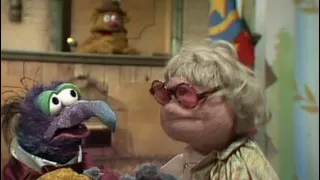 The Muppet Show - 102: Connie Stevens - Backstage #1 (1976)