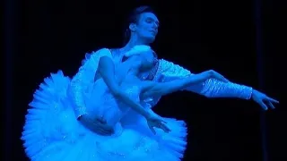 Swan Lake: Artemy Belyakov & Eva Sergeenkova (her debut) Лебединое озеро (Беляков и Сергеенкова)