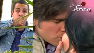 Johnny sorprende a Teresa y Fernando besándose | Teresa 1/3 | C-135 | tlnovelas