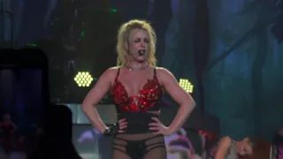 Britney Spears - Toxic (Live in Paris, Piece Of Me Tour - August 28) HD