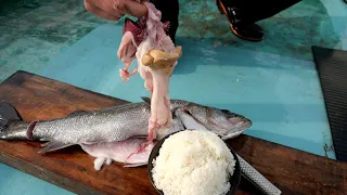 I tried internal organs of fish with rice, and the result was mindblowing