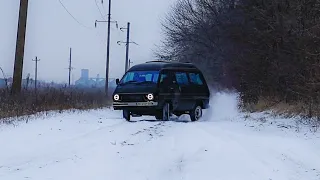 JDM Van drift. Old Toyota Town Ace 1980 in 2022. Odessa. Покатушки зимой 2022. Бусик 80-х.
